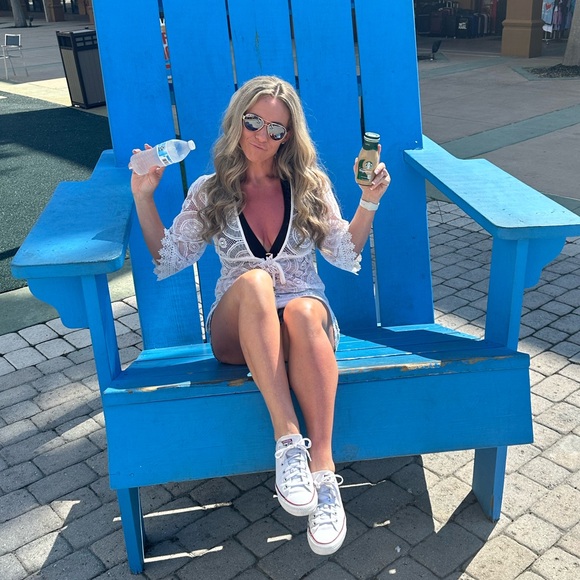 Meet your Posher, Nicole - Picture 1 of 1